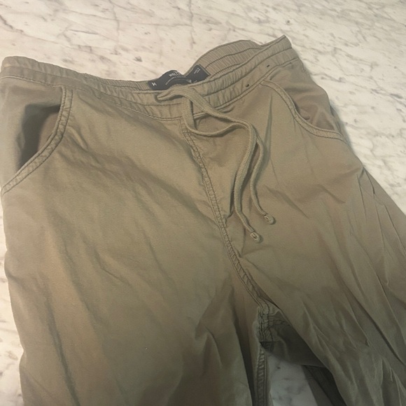 Hollister Women’s Olive Joggers - Picture 4 of 5